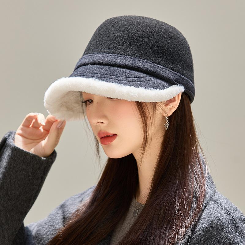 Women's Retro Plush Burr Equestrian Hat Versatile Windproof Warm Hat Autumn and Winter New British Style Hat