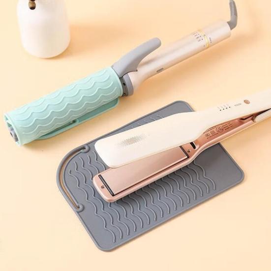 Curling Iron Heat Resistant Mat Anti-slip Silicone Rectangle Portable Flat Iron Hair Straightener Hair Travel Heat Pad Protector Cover