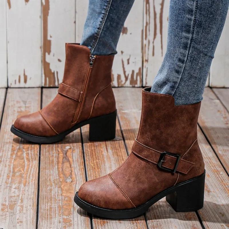 2024 Новые модные однотонные женские сапоги на толстом каблуке, зимние удобные короткие женские сапоги с металлической пряжкой, декоративные, Zapatos