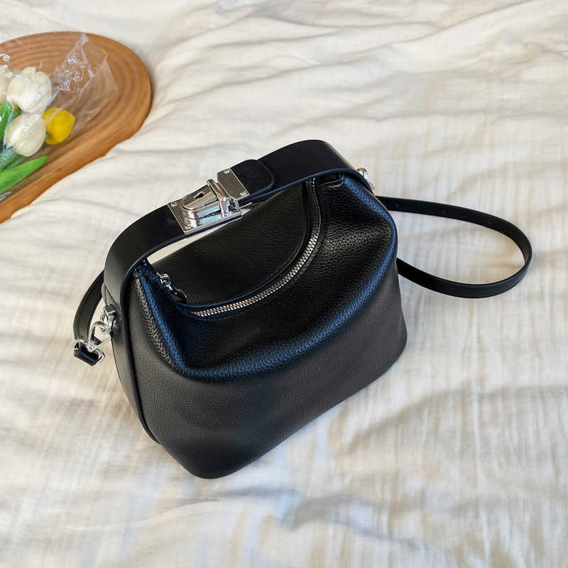 Популярные в этом году маленькие сумки для женской весны и лета, универсальные 2025, новые модные сумки-мессенджеры, корейская версия, портативные сумки-ведра