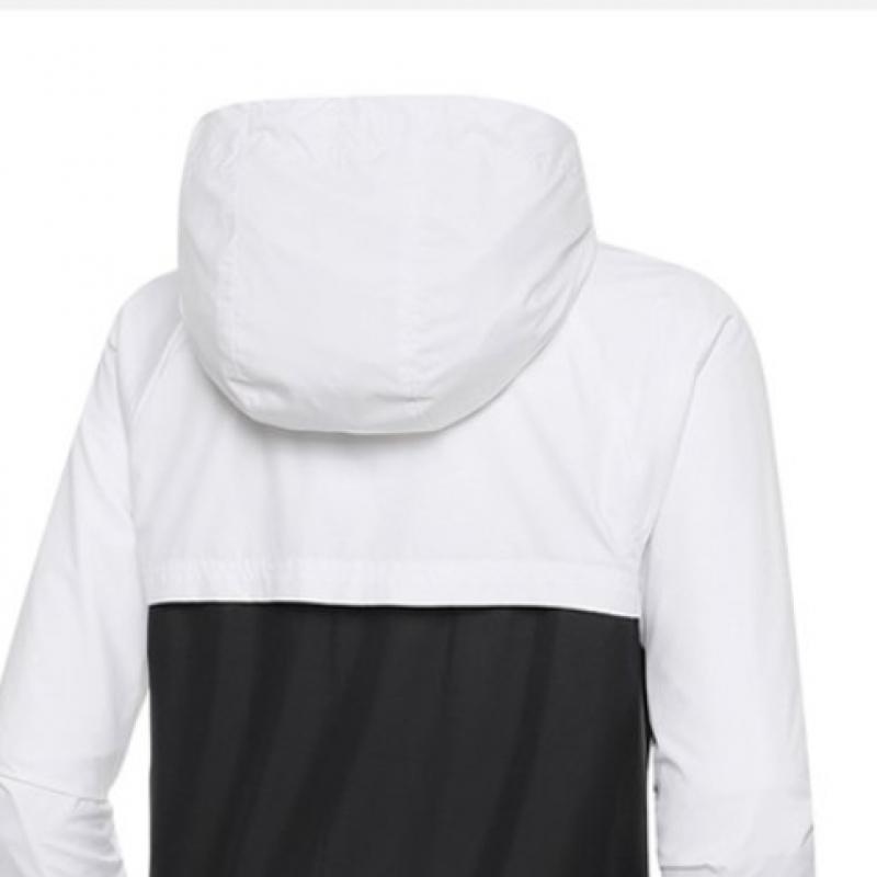 Nike Женская куртка Windrunner Bv3939 101