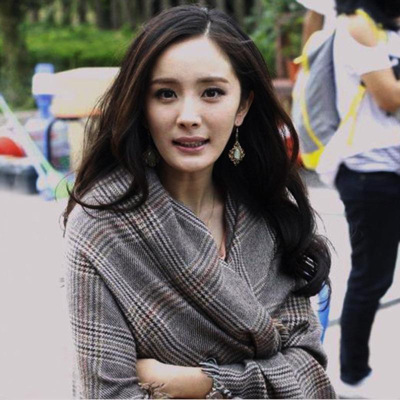 Yang Mi Shawl Women's Autumn and Winter Warmth Imitation Cashmere Thickened Short Beard British Plaid Scarf Light Luxury