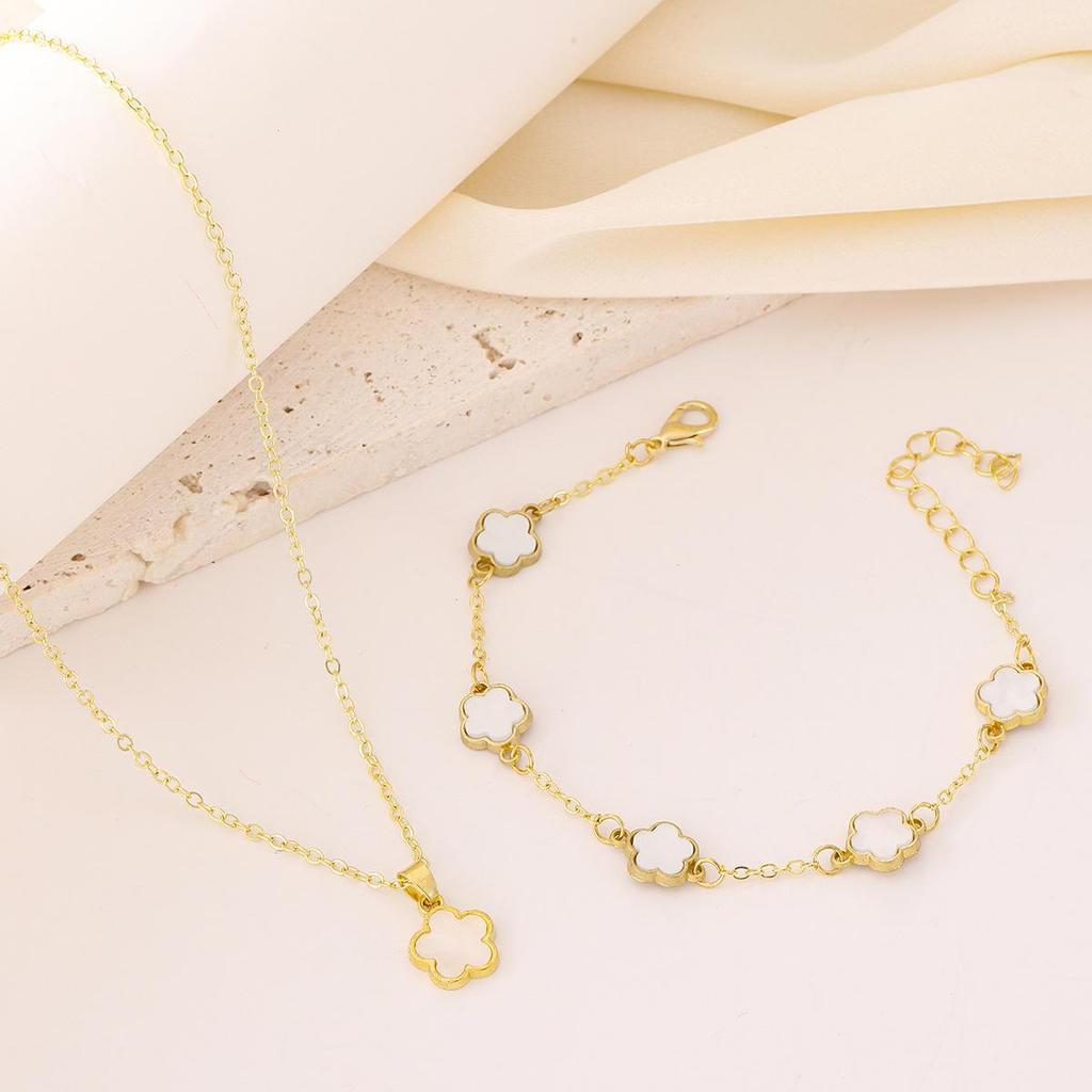 Lucky Clover Necklace & Bracelet Set - European & American Fashion