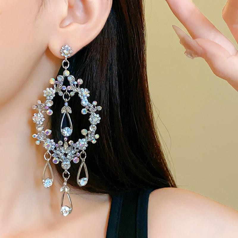 Metal Color Hollowed Out Flower Rhinestone Retro Palace Style Earrings Women Shell Ethnic Style Alloy Earring Jewelry Gifts K-