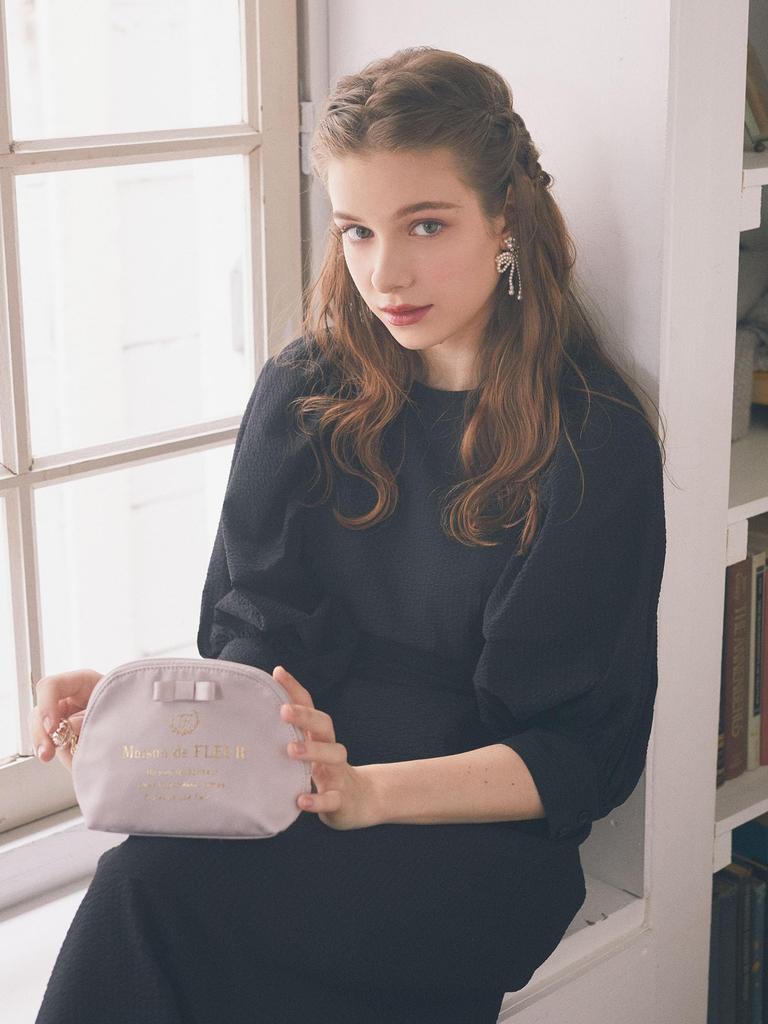 De Pouch Satin Ribbon Round Pouch 8A43FJJ0200 Grayish Pink [Maison Fleur] Women's