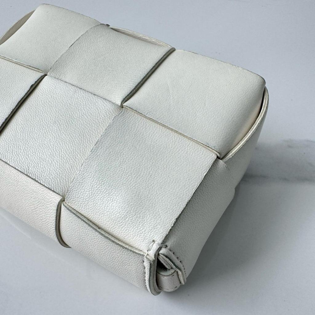 [Pre-Owned] Bottega Veneta Cassette 'White/Gold' - Fair #6DIRCT