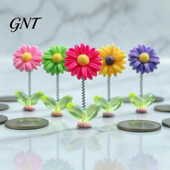 Pastel Car Accessories Spring Wobbly Flower Dashboard Ornament, Shaking Head Sunflower Interior Decor, Cute Gift for New Drivers Rearview Mirror