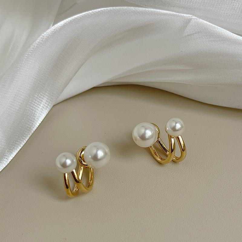 Women Light Luxury Minimalist Geometric Pearl Earrings Elegant 3D Stud Earrings Accessories Gift