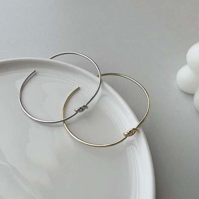 Европейский и американский модный браслет в форме восьмерки с открытыми рядами: Простой, современный дизайн