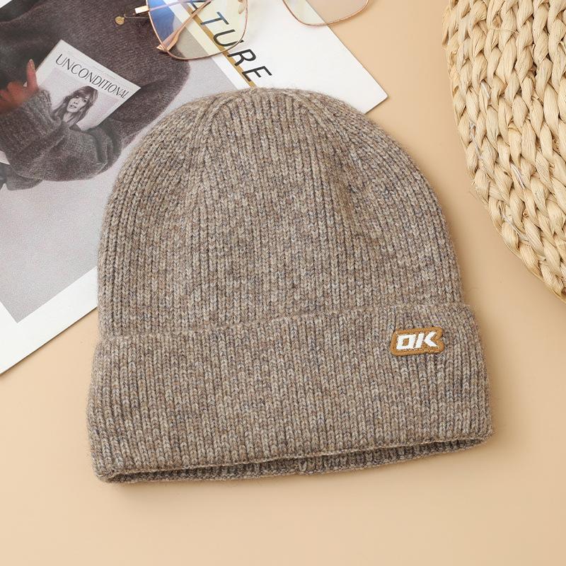 Утепленная и теплая Осенью и Зимой Вязаная Шапка Бини Повседневная Большой Окружности Головы Шапка с Отворотом Уличная Защита от Холода Универсальная Холодная Шапка Тренд