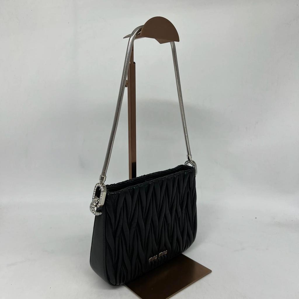 [Pre-Owned] Sassy Silver Logo Pleated Soft Lambskin Tote Bag Medium - Excellent #1RXHS03