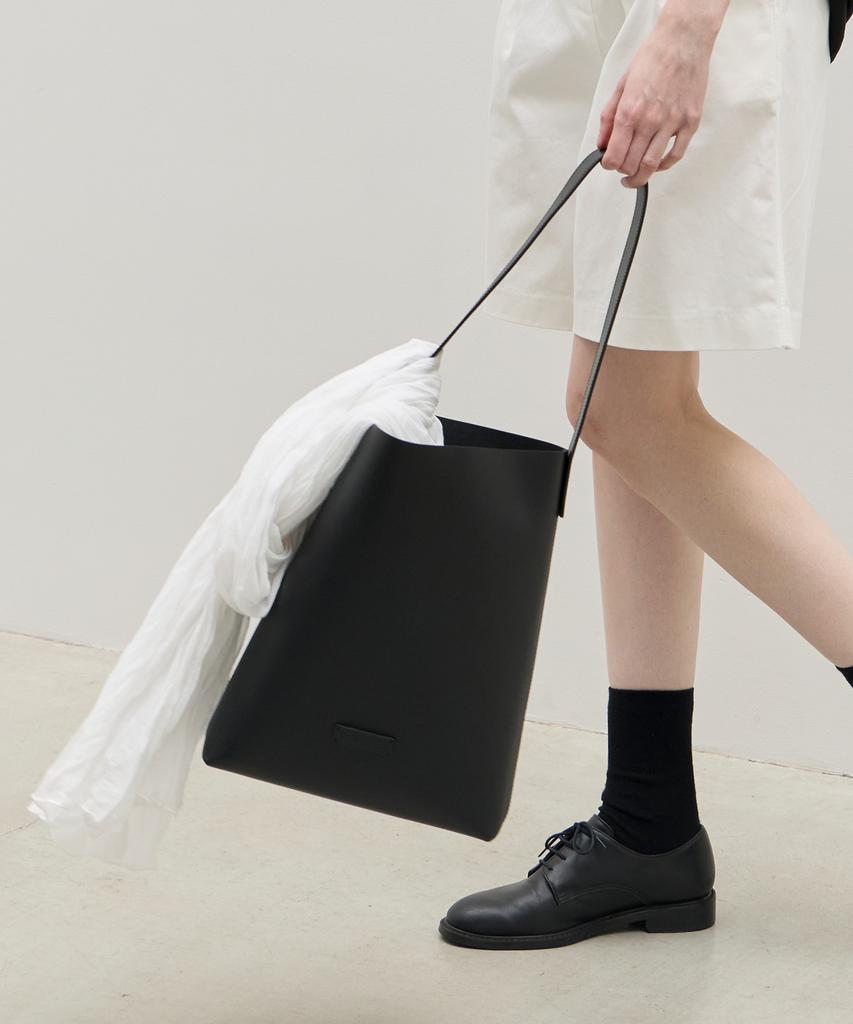 Levar Becoming Leather Hobo Bag - Black