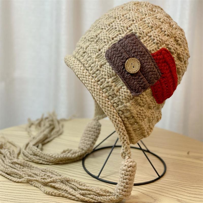 Trendy women's winter hats, fashionable new hand-knitted tassel winter hats, stylish winter weaves