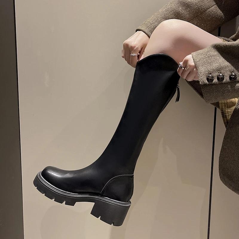 Модные женские сапоги «Челси» на высоком каблуке длиной до колена, зимние туфли на молнии 2024 года, дизайнерские классические туфли из искусственной кожи на платформе, новые удобные женские ботинки