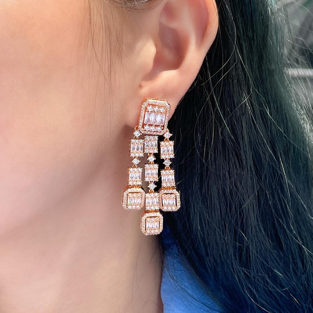Звезда с высококачественными латунными цирконовыми серьгами, квадратные бриллиантовые серьги с полным бриллиантом, длинные серьги с бахромой