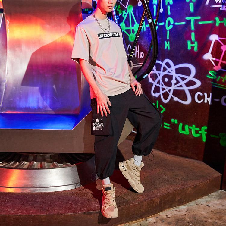 Li-Ning X Star Wars Fashion Series Тематический принт с накладными карманами и шнурком Спортивные капри Мужские штаны Черные AKQR115-2