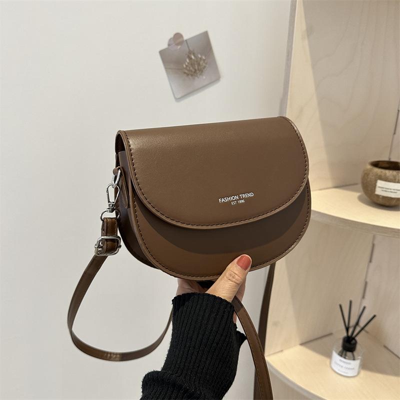 2025 однотонная новая простая новая модная конфетного цвета модная повседневная женская сумка-мессенджер через плечо