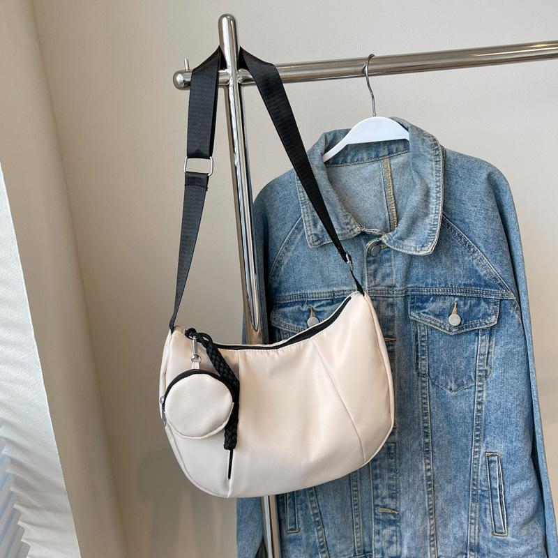 Повседневная сумка большой вместимости женская 2025 новая модная простая сумка-пельмень модная нишевая сумка через плечо сумка-мессенджер