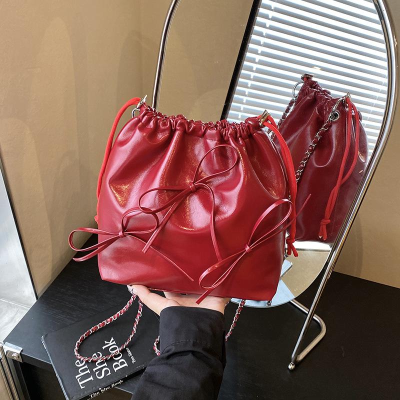 Рюкзак с бантом и складками, женский, новая модная сумка на цепочке, летний, универсальный, большой вместимости