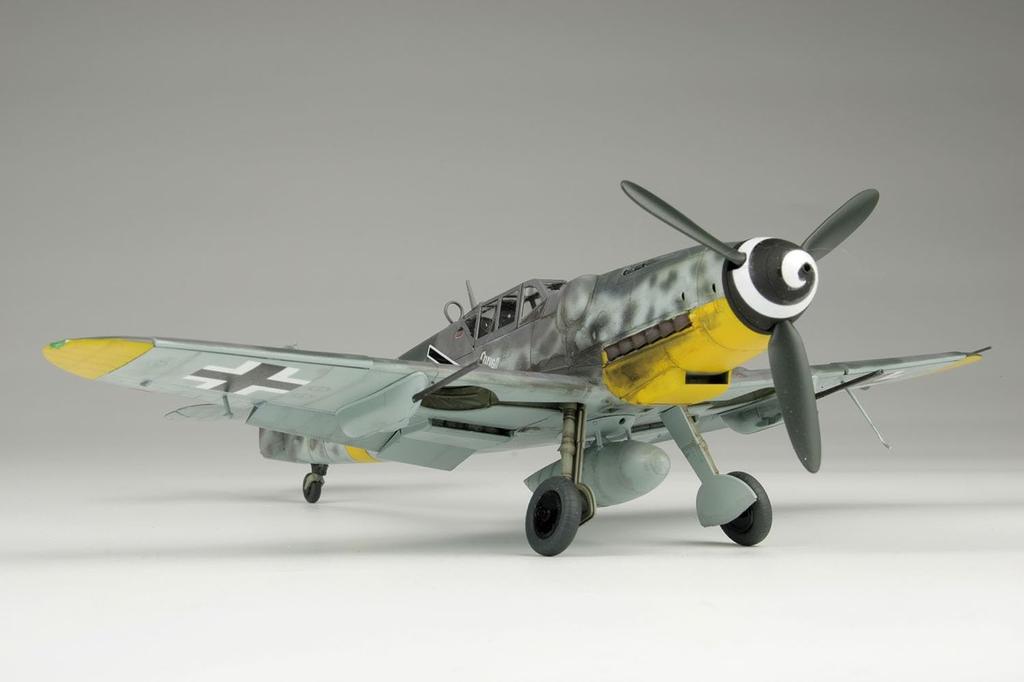 Platz WW2 немецкий истребитель Messerschmitt 52nd Fighter Wing пластиковая модель 1/48 Bf-109 G-6 AE-33