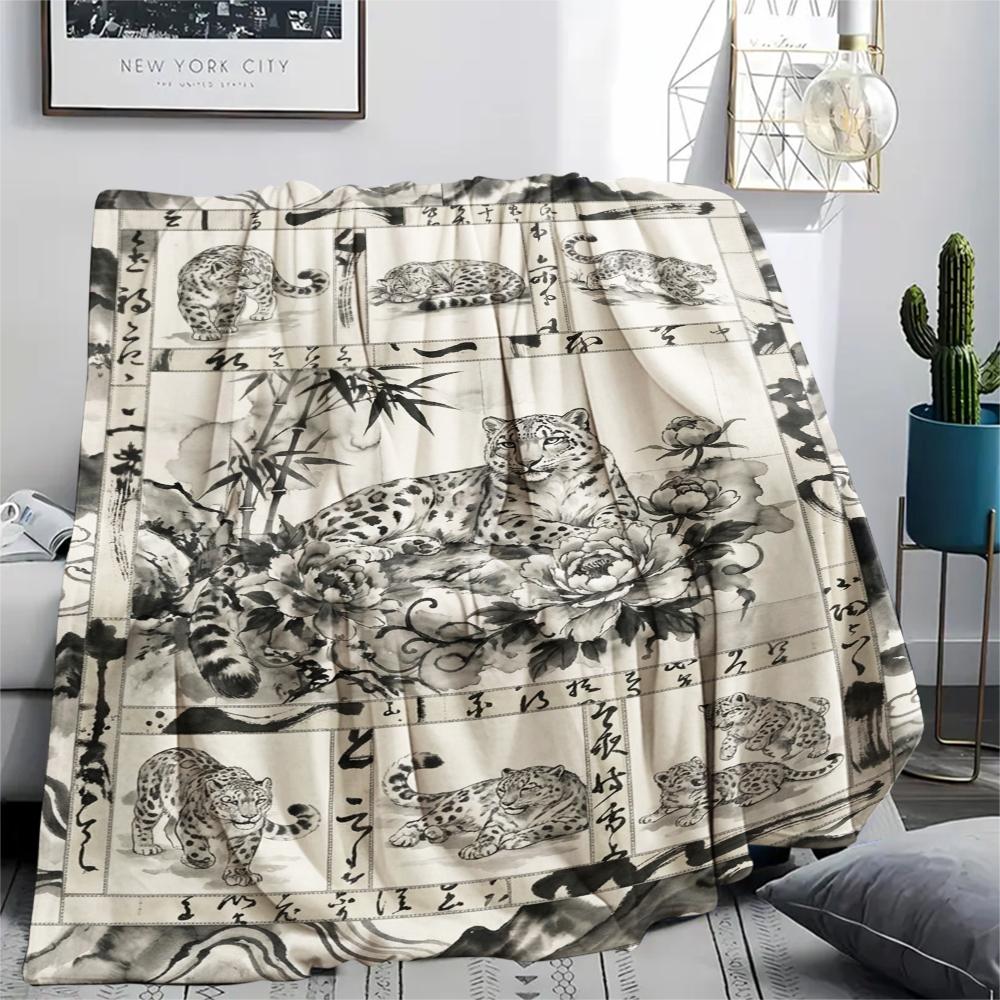 Snow Leopard Animal Print Flannel Blanket, High quality Comfortable for All Seasons, Home Decor, Warmth and Comfort, Perfect for Christmas Gifts116
