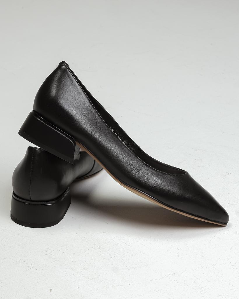 Туфли с заостренным носом Berkonty 31670217 35 черные кожа