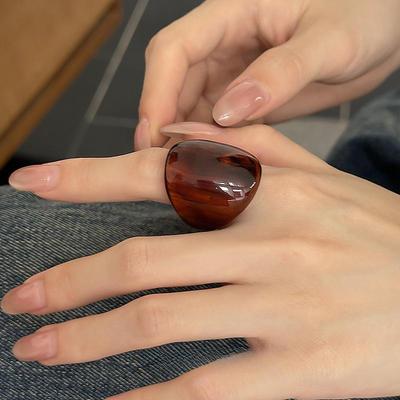 Женское кольцо-заявление из высококачественной амбровой смолы - Универсальный холодный стиль для указательного пальца