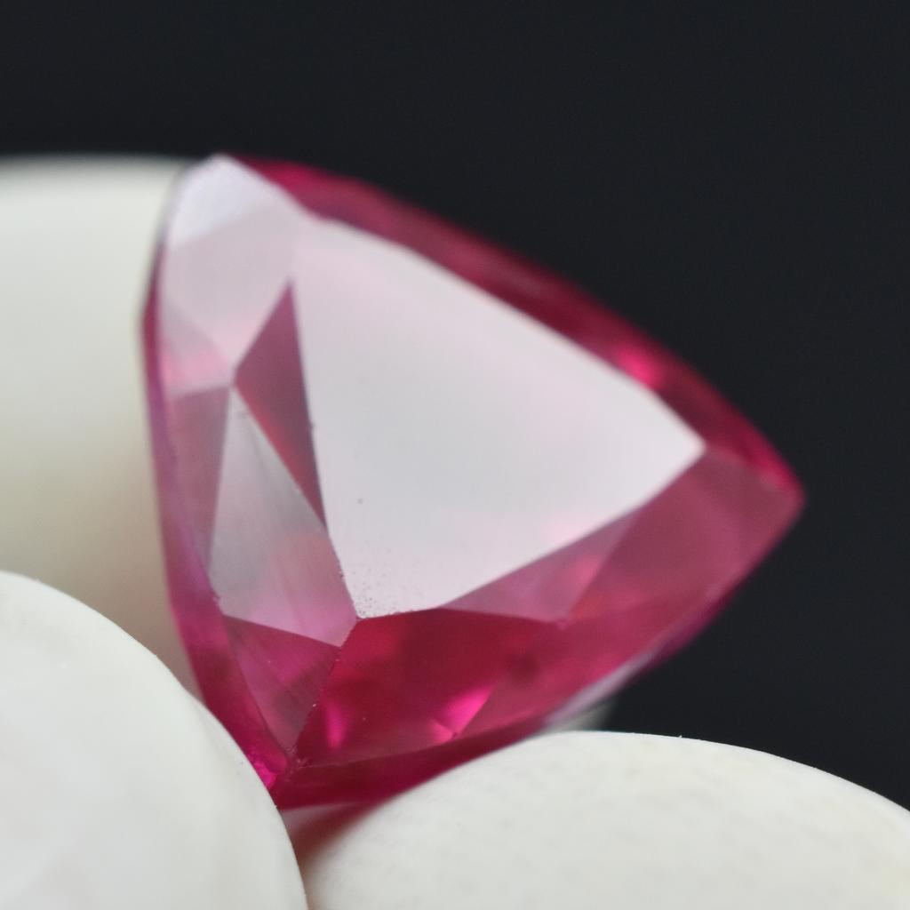 Natural Red Ruby Loose Gemstone Trillion Cut 7.55 ct for Jewelry Making and Gem Collections