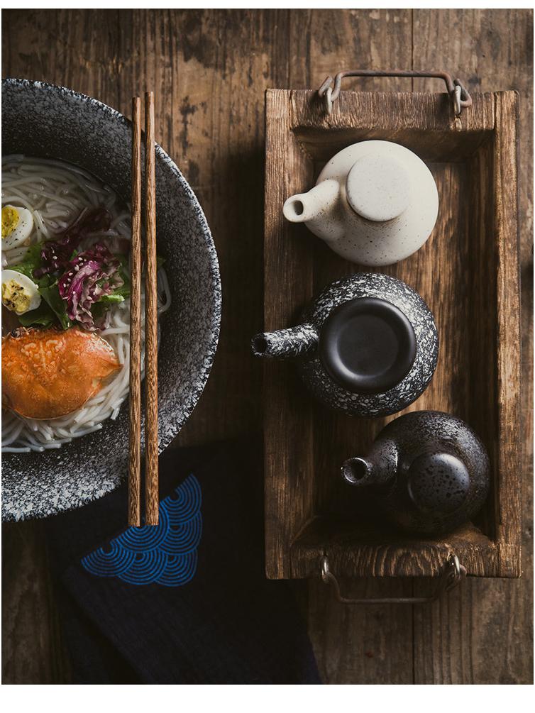 Large Ceramic Vinegar and Soy Sauce Bottle for Japanese Cuisine - Oil and Seasoning Container for Kitchen.