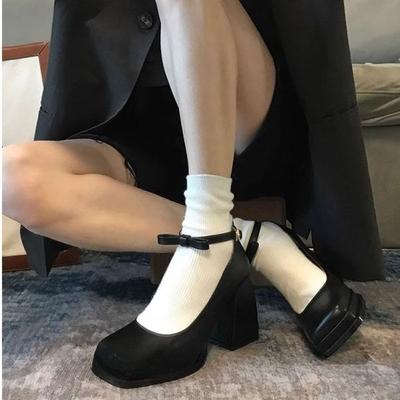 Французский водонепроницаемый стол маленькие высокие каблуки женские jk ремень с пряжкой на одно слово толстый каблук туфли-лодочки с квадратным носком матовые женские туфли