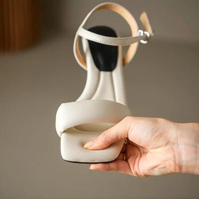 Летние новые корейские женские босоножки с открытым носком и пряжкой в одну линию, женские модные туфли на среднем каблуке с квадратной головкой