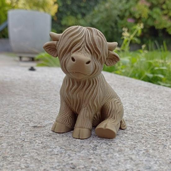 Хайлендская корова Домашний декор бонсай Мини-фигурка коровы в ковбойской шляпе Напечатанная на 3D-принтере Реалистичная текстура Хэллоуинское украшение