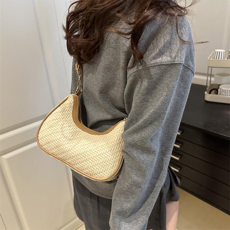 Модная плетеная сумка-полумесяц женская летняя новая модная универсальная нишевого дизайна одноплечевая через плечо подмышку