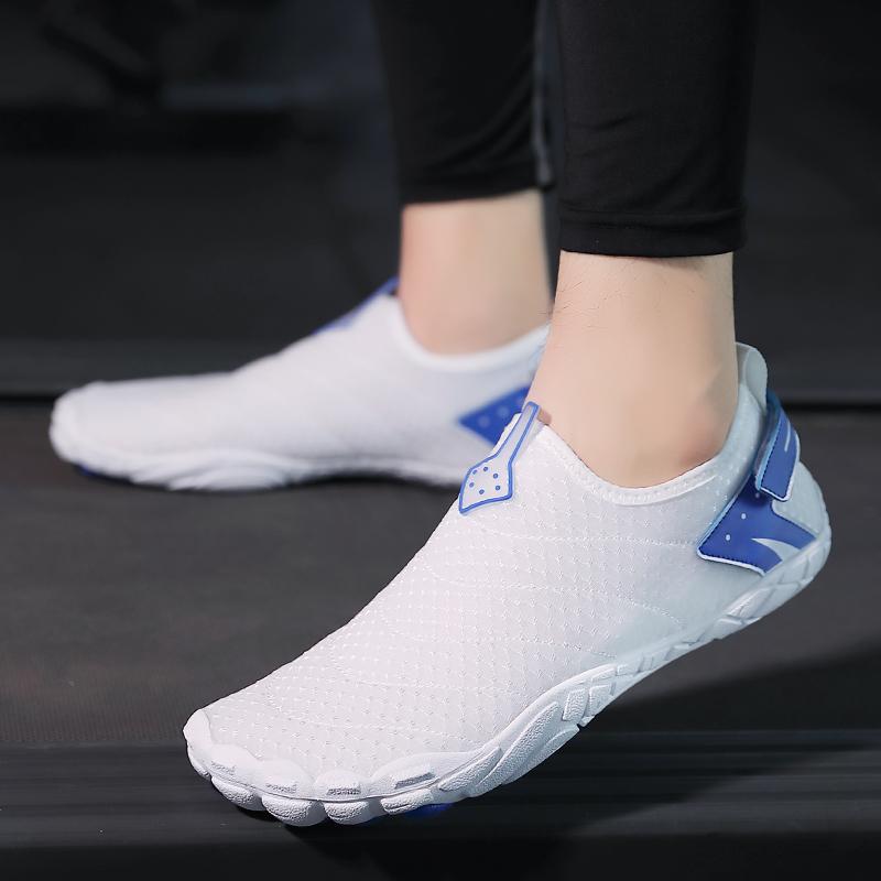 Модная мужская обувь для босых ног для воды, пляжная обувь, быстросохнущие походные спортивные сандалии, градиентный дизайн, удобная тренировочная обувь для пары 47