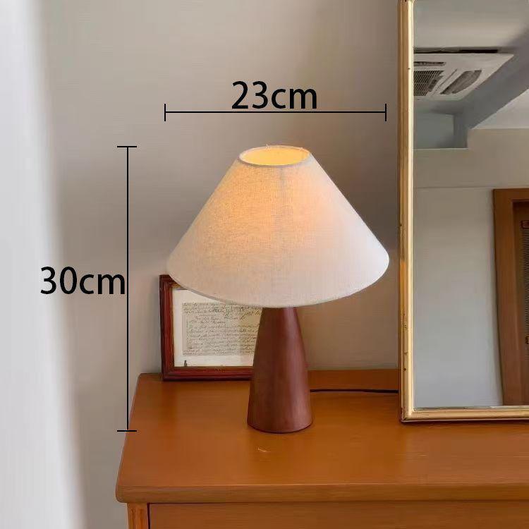 Скандинавская ретро прикроватная лампа: Теплый, простой дизайн для спальни и гостиной