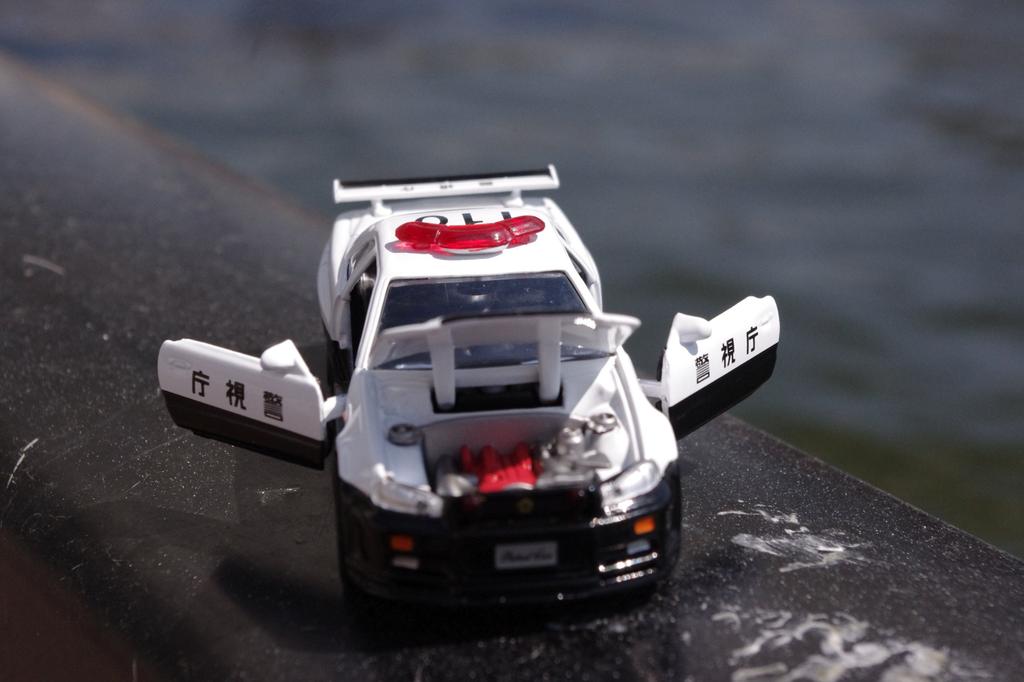 Diapet DK-3101 Масштаб 1/43 Машина дорожной полиции Nissan Skyline GT-R