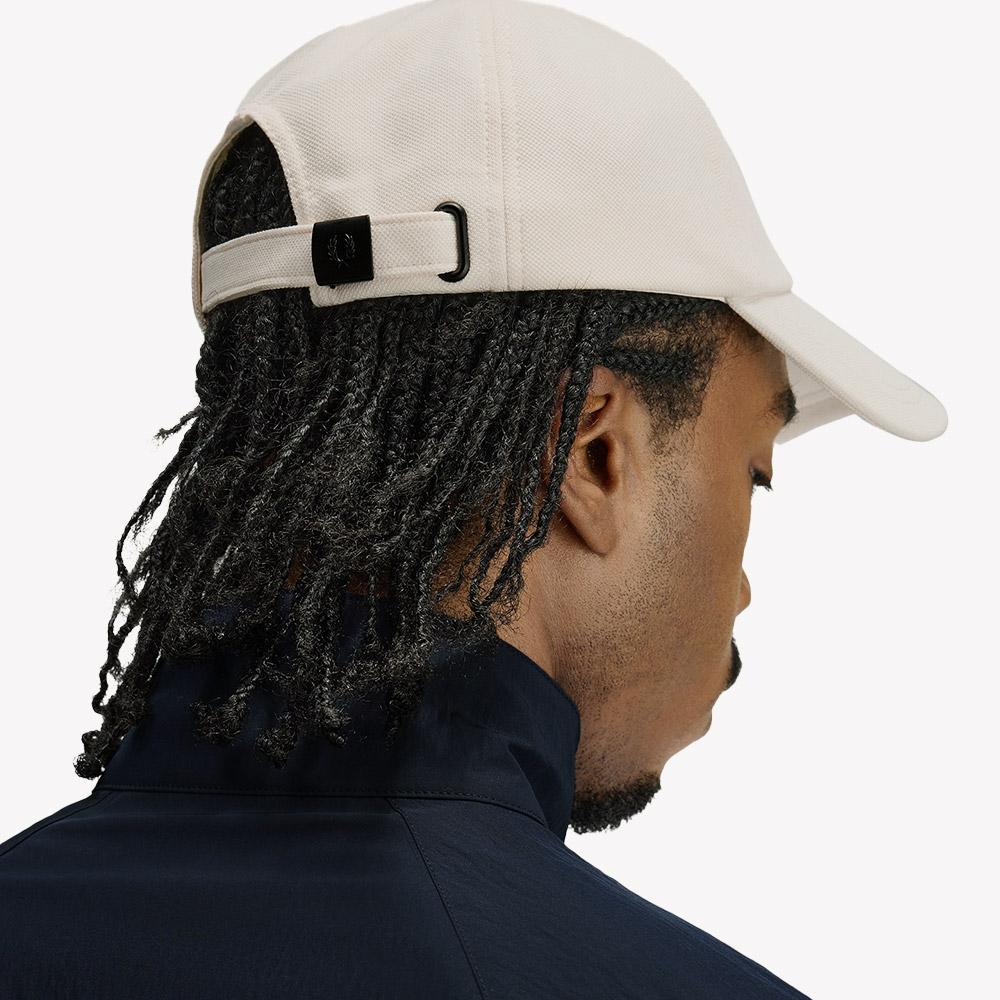 Fred Perry Классическая кепка из пике - Экрю/Трава Cfpu2612295-13B