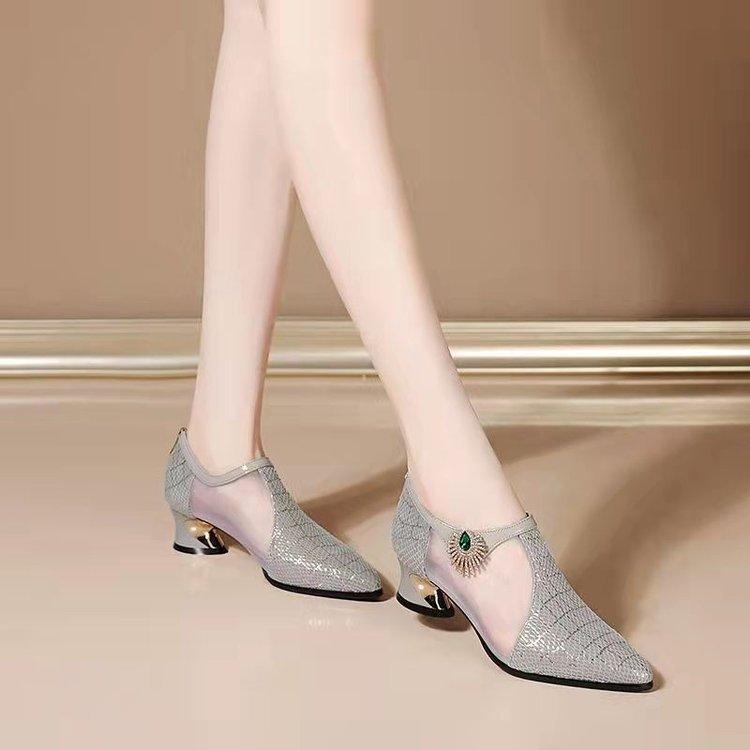 Fashionable Versatile Mesh Hollow Sandals for Women's New Breathable Pointed Thick Heel Middle Heel Shoes