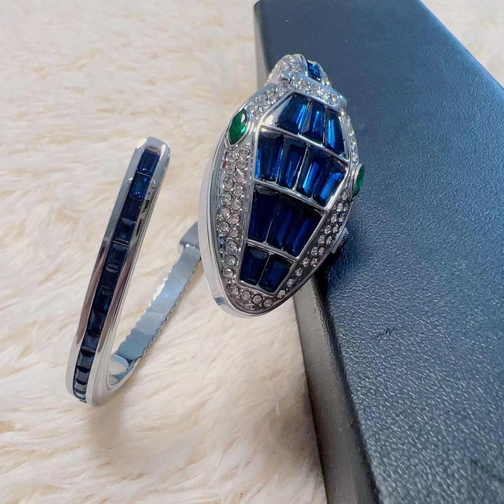 Кварцевые часы с бриллиантовым браслетом Snake 2023 года — хит продаж, дизайн в форме змеи