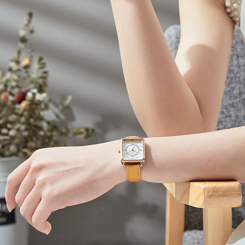 Watch Ladies, Fashionable Retro Square Watch Roman Scale Elegant Diamond-Encrusted Leather Women'S Watch 7027