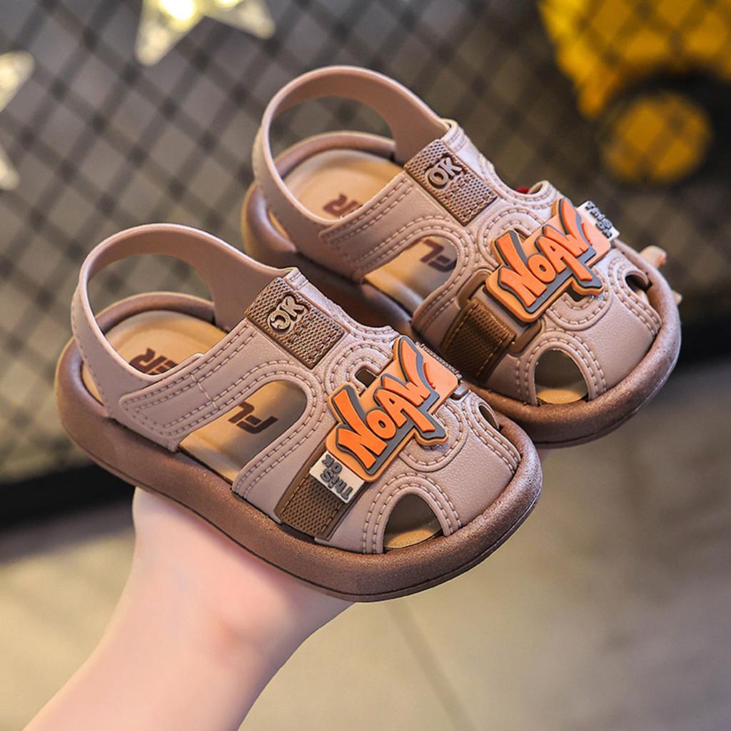 Детские сандалии тапочки летние мультфильм милый мягкий подошва нескользящие маленькие дети девочки домашняя обувь Baotou Hole сандалии для мальчиков