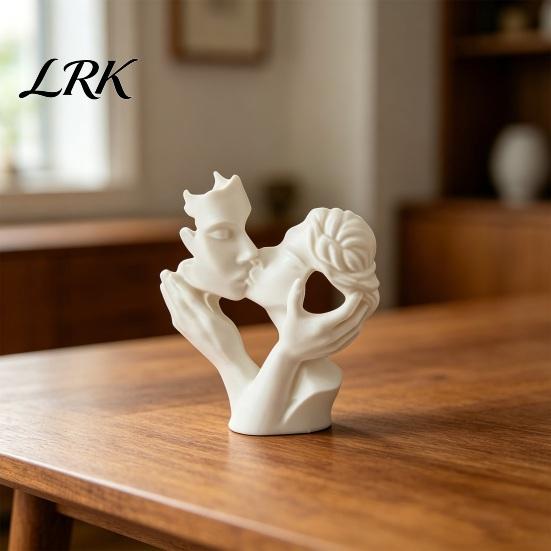 Скульптура с гладкой поверхностью, 3D-печатная фигурка целующейся пары, Романтическая ажурная статуэтка на широком прочном устойчивом основании, Современное минималистичное украшение
