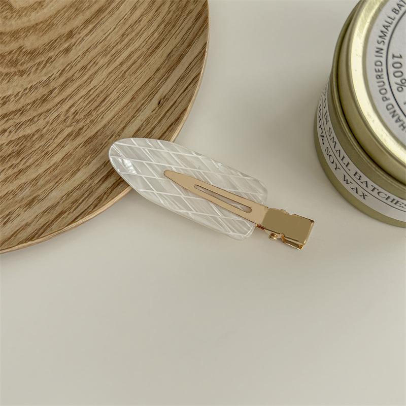 Элегантная весенняя французская шпилька: Высококачественная бесшовная боковая заколка для челки