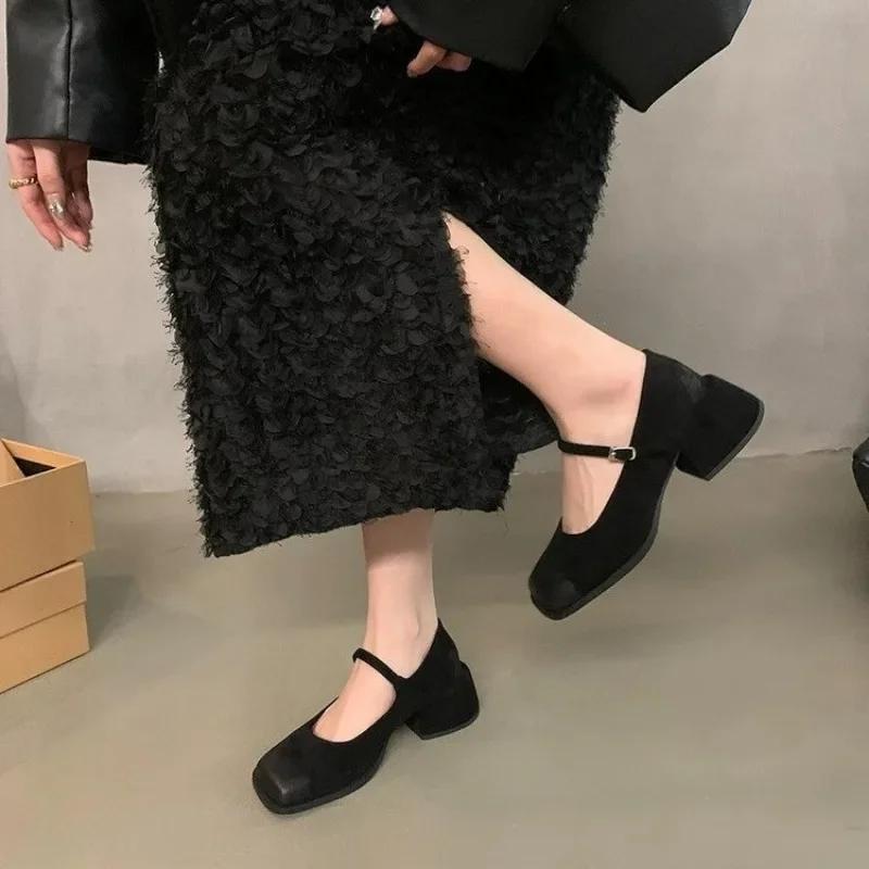 Модные фетровые туфли Мэри Джейн для женщин с квадратным носком из флока, новые модные винтажные туфли из искусственной замши, массивные туфли для платья, весна