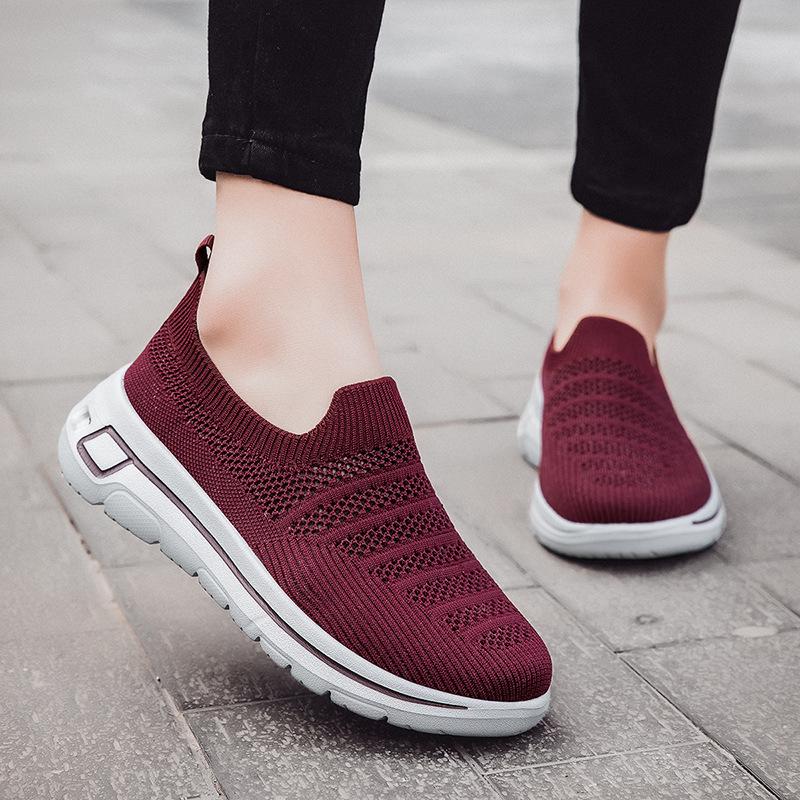 2025 пара легкие нескользящие дышащие туфли-слипоны повседневные универсальные для улицы для ходьбы спортивные туфли на одной педали ленивые туфли