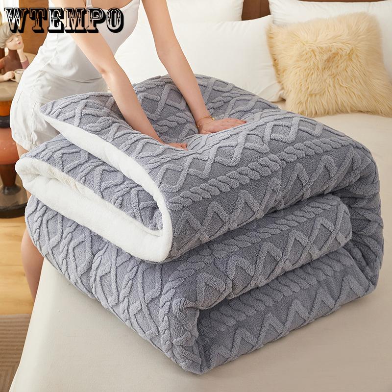 Luxurious Taffeta Comforter - Soft, Thick, and Warm for All Seasons - Machine Washable, Perfect for Bedroom, Guest Room, and Hotel Use