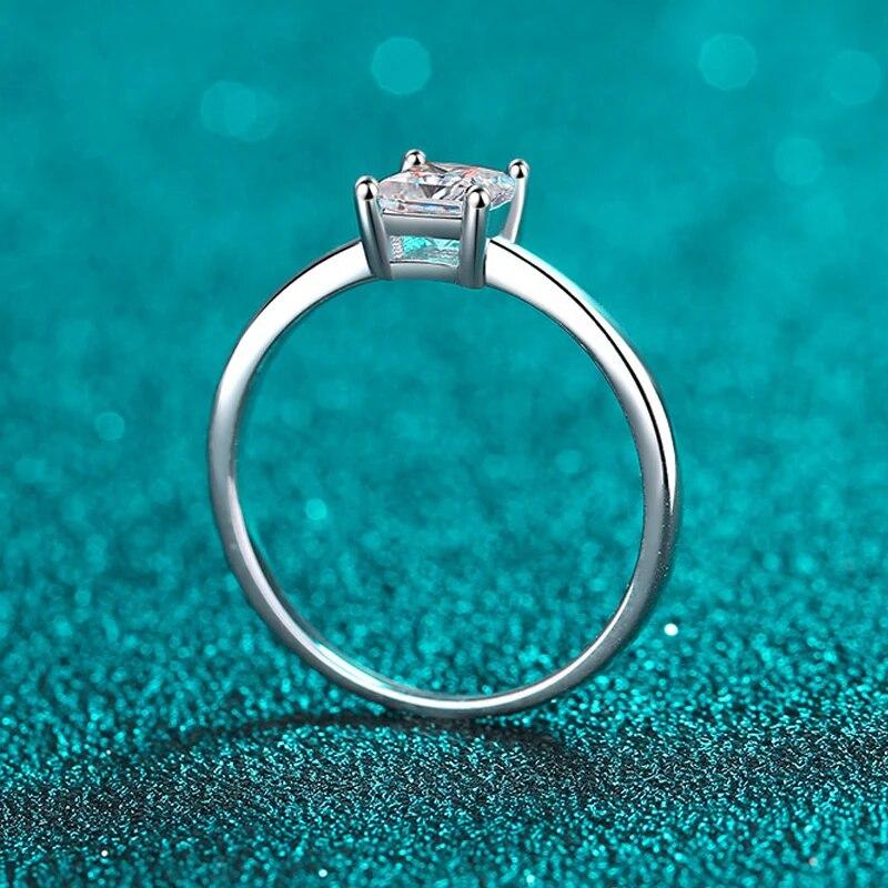0,6 карата, 4,5 мм, кольцо-пасьянс с муассанитом принцессы огранки для женщин, бесцветное, высокое качество, 100% стерлинговое серебро S925, группа GRA