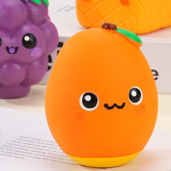 Пищащая Фруктовая Игрушка для Собак Латексная Игрушка-Жевалка для Собак Милая Форма Фрукта Игрушка для Щенков при Прорезывании Зубов для Маленьких и Средних Собак Чистка Зубов