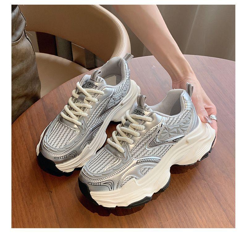 Платформенные кроссовки-папы женские 2025 новая осень дышащие увеличение роста студенческие жареные уличные двойная сетка повседневные натуральная мягкая кожа кроссовки