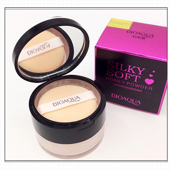 Soft and Silky Loose Powder Natural Radiance Loose Powder Concealer Light and Delicate Make-up Powder Makeup